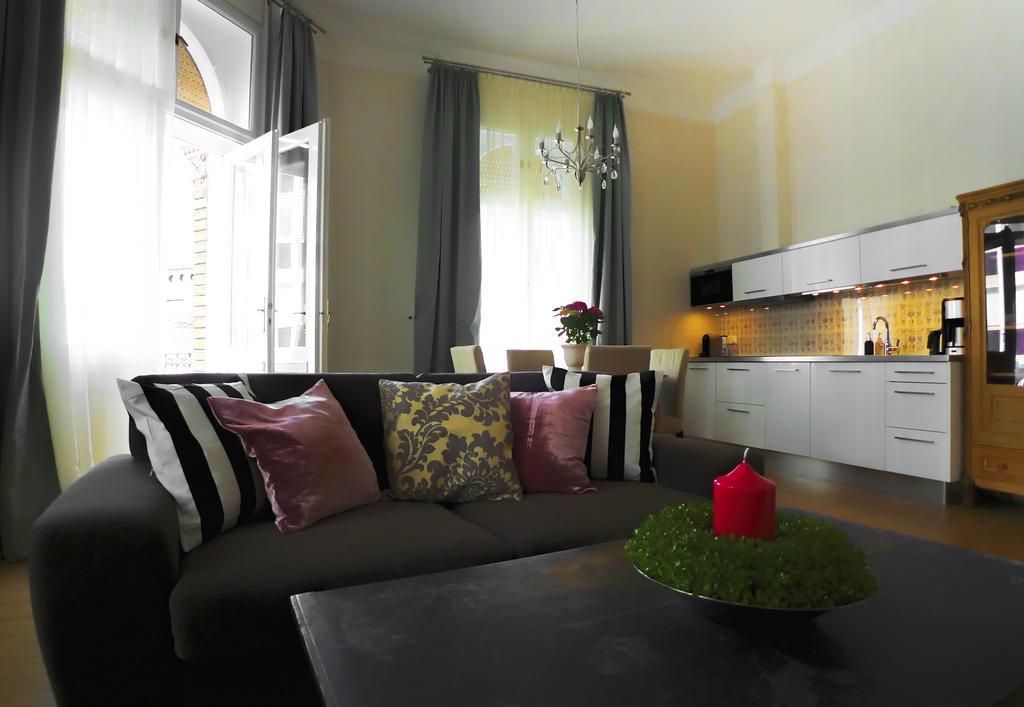 Golden Stars Budapest Apartments Buitenkant foto